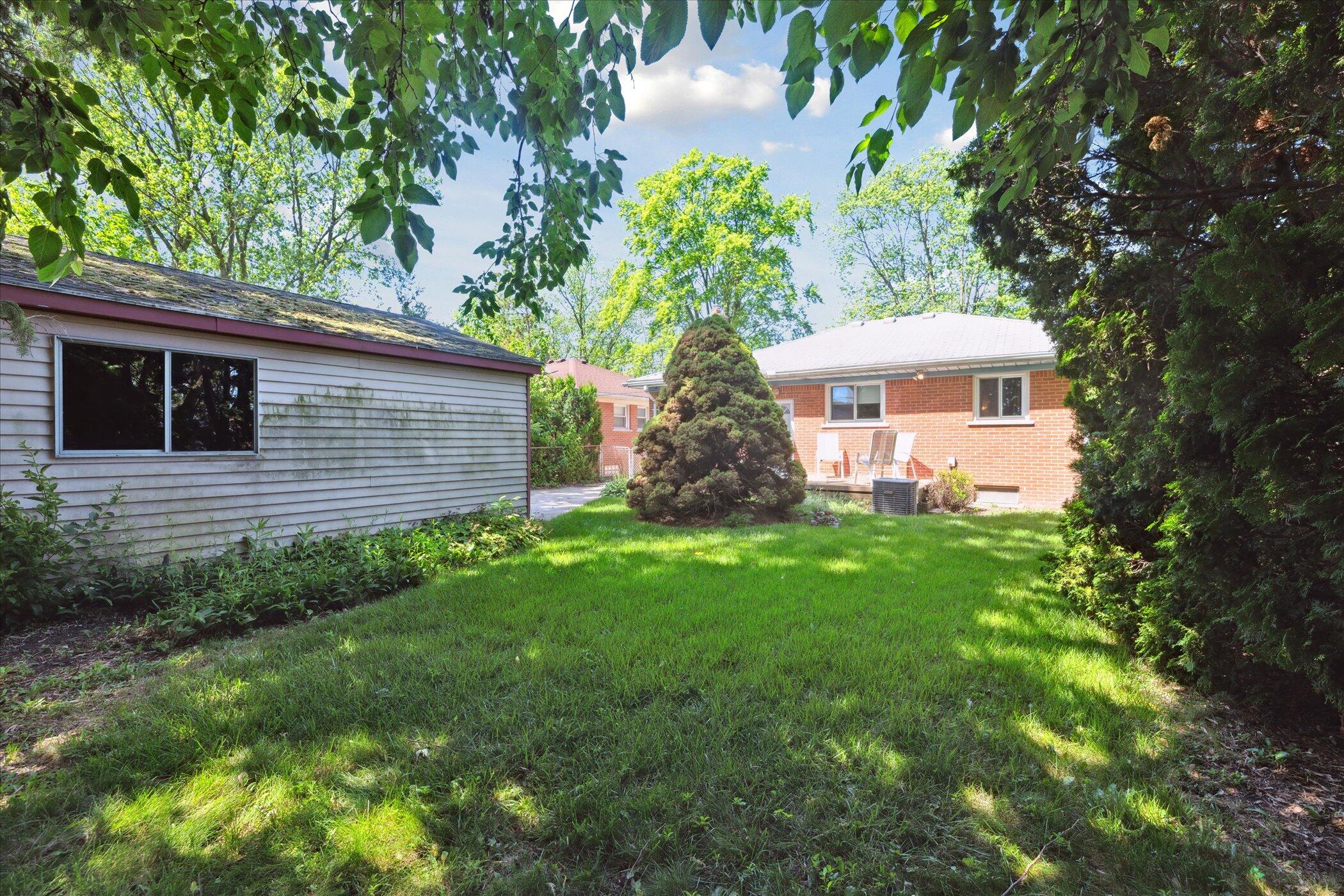 13210 Tecumseh Avenue
