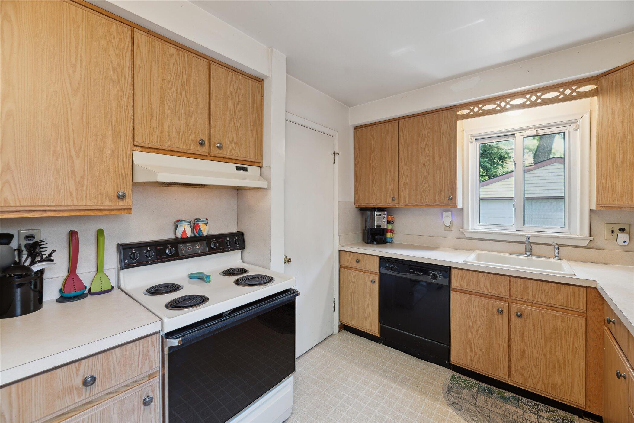 13210 Tecumseh Avenue