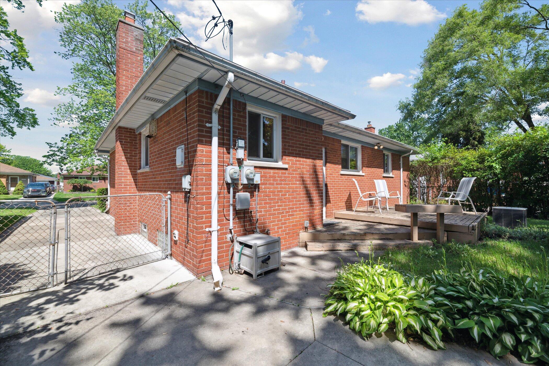 13210 Tecumseh Avenue