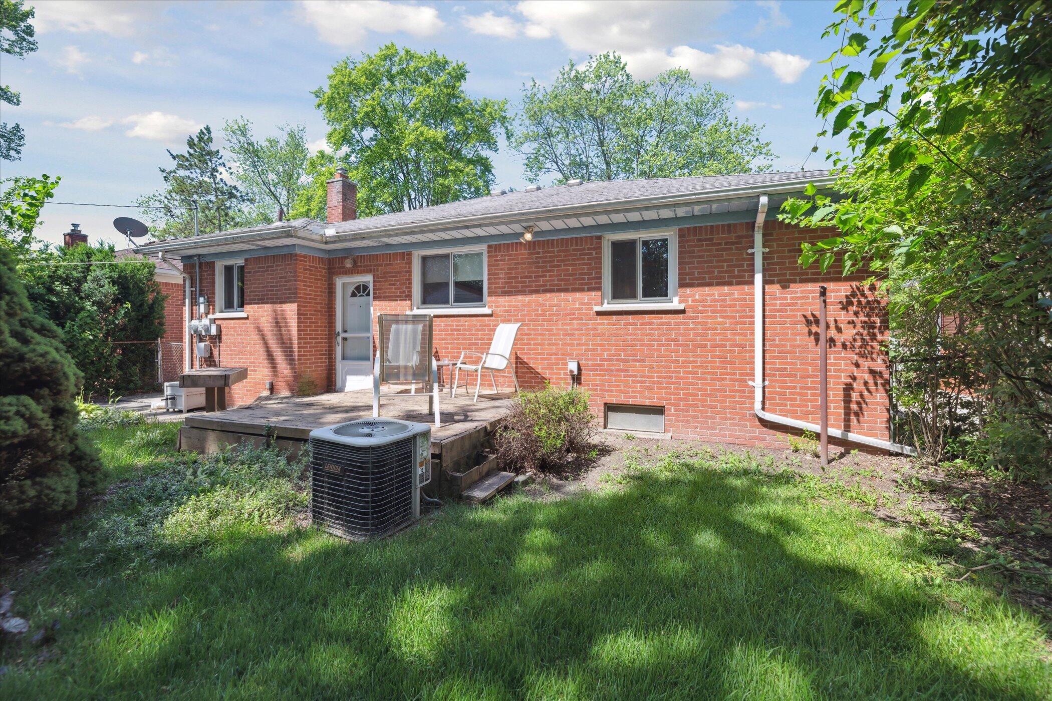 13210 Tecumseh Avenue