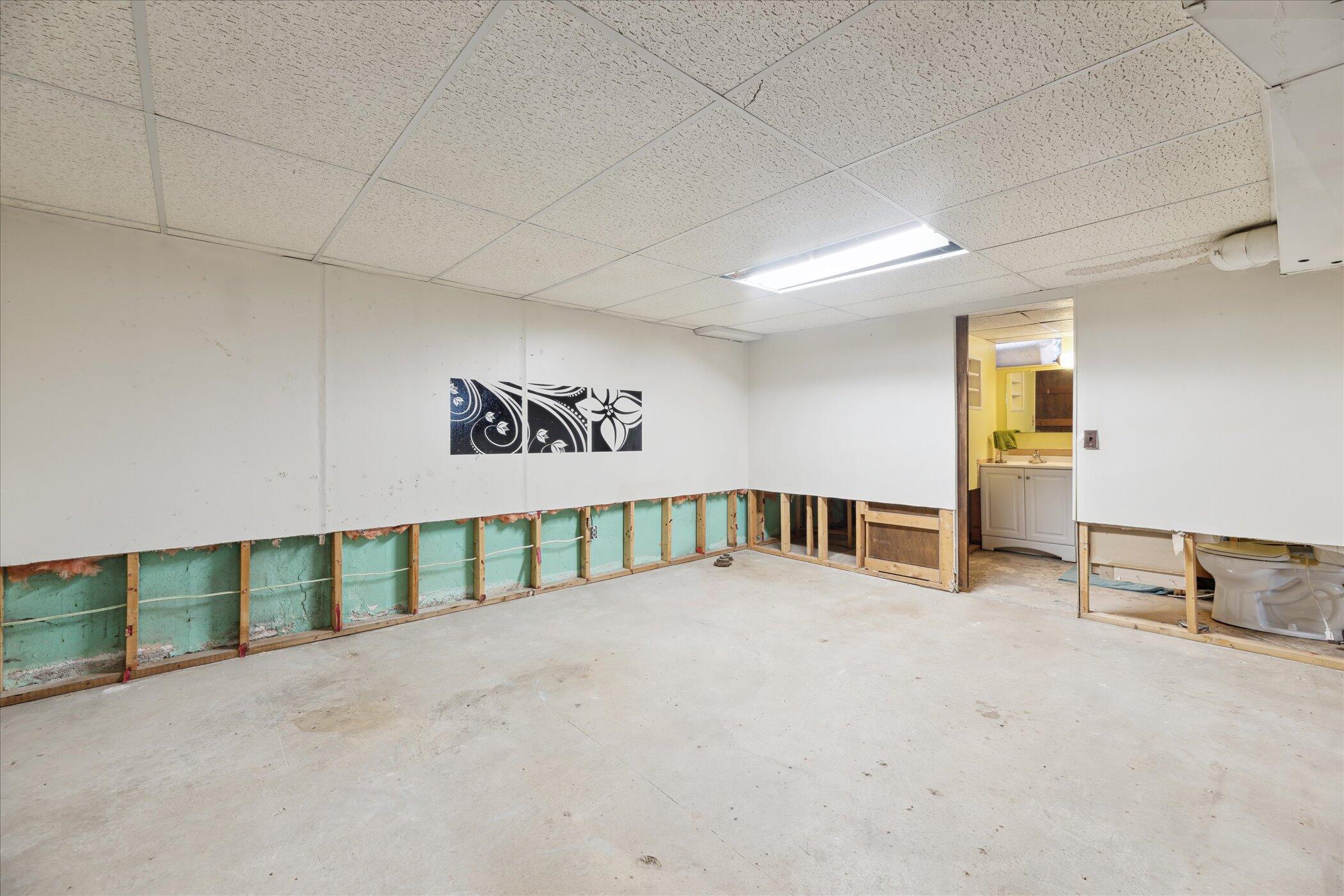 13210 Tecumseh Avenue