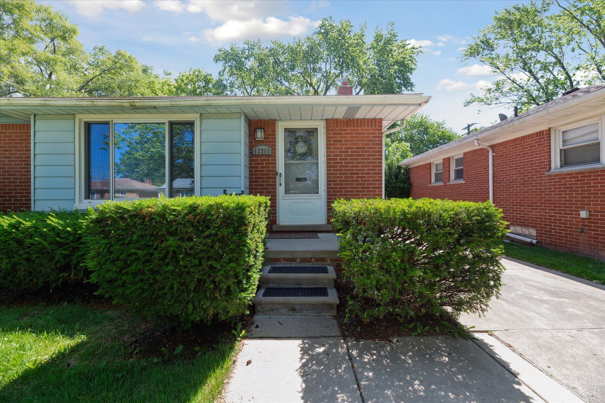 13210 Tecumseh Avenue