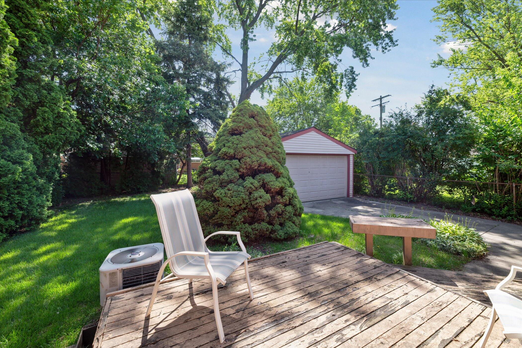 13210 Tecumseh Avenue