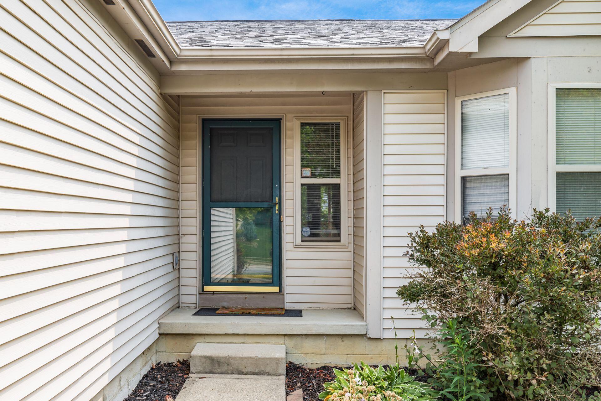 214 Bendelow Court