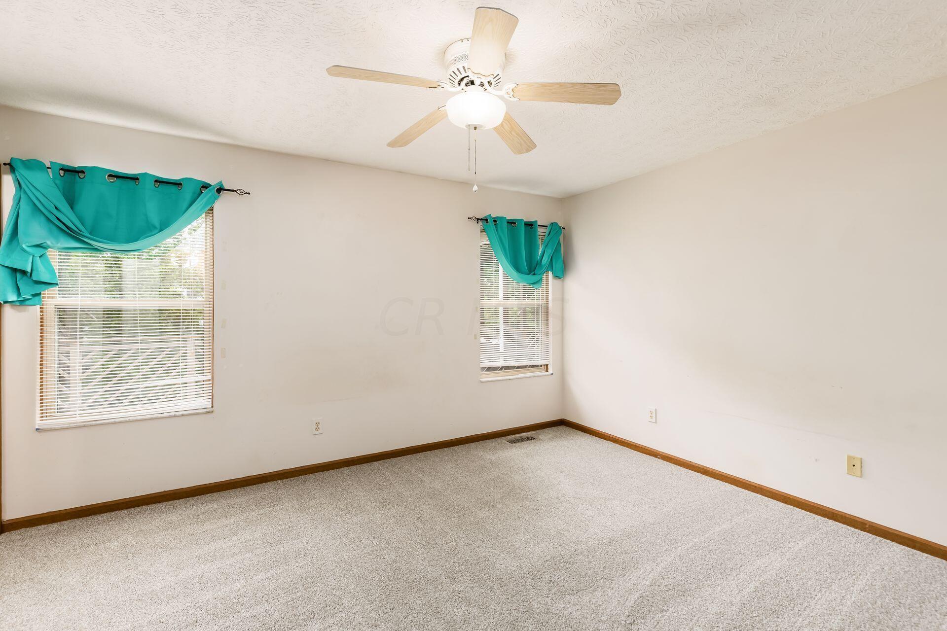 214 Bendelow Court