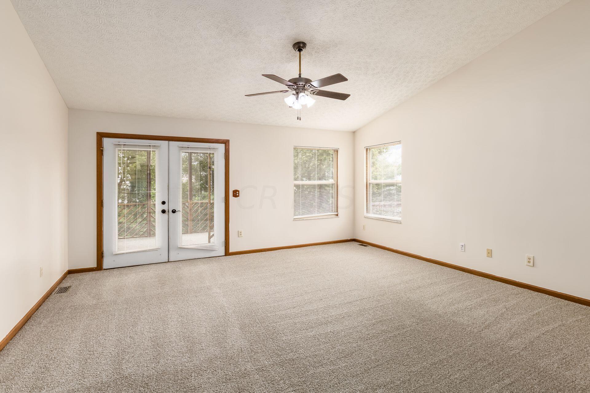 214 Bendelow Court