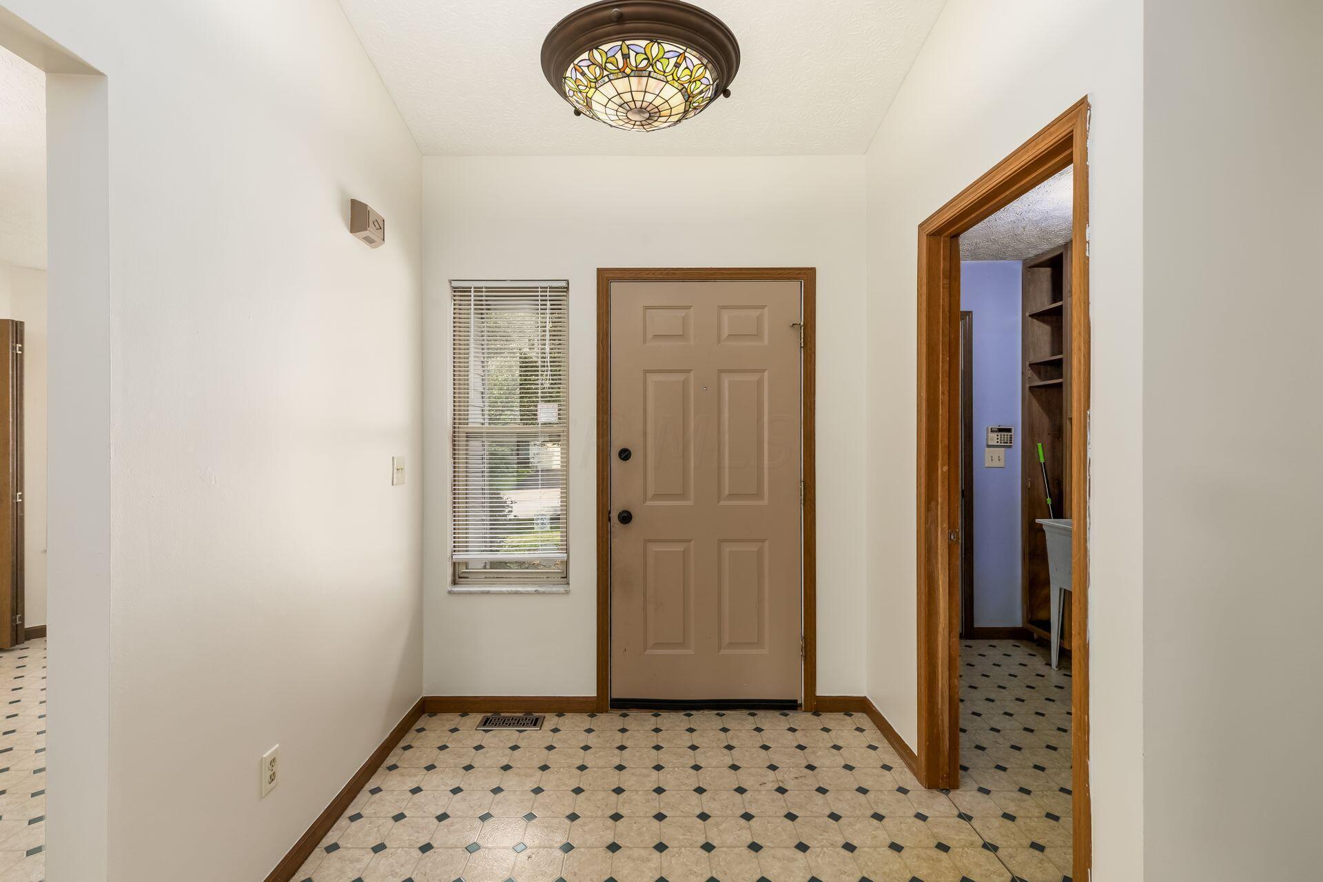 214 Bendelow Court