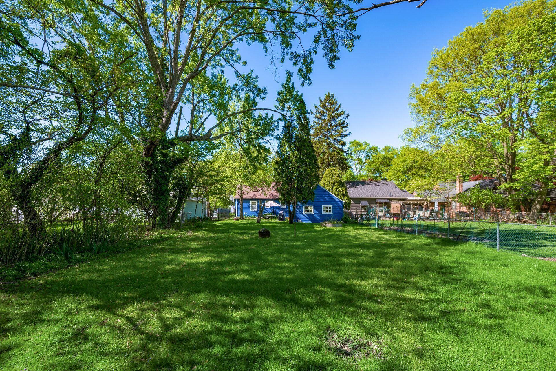 263 E Beaumont Road