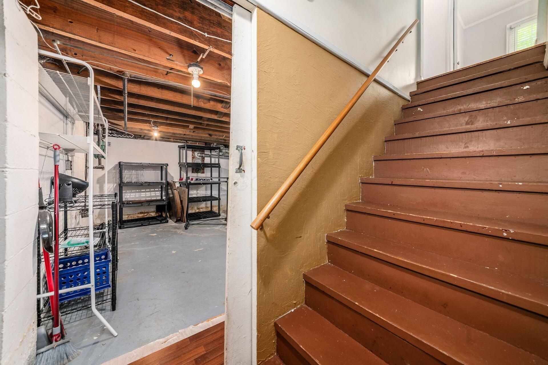 263 E Beaumont Road