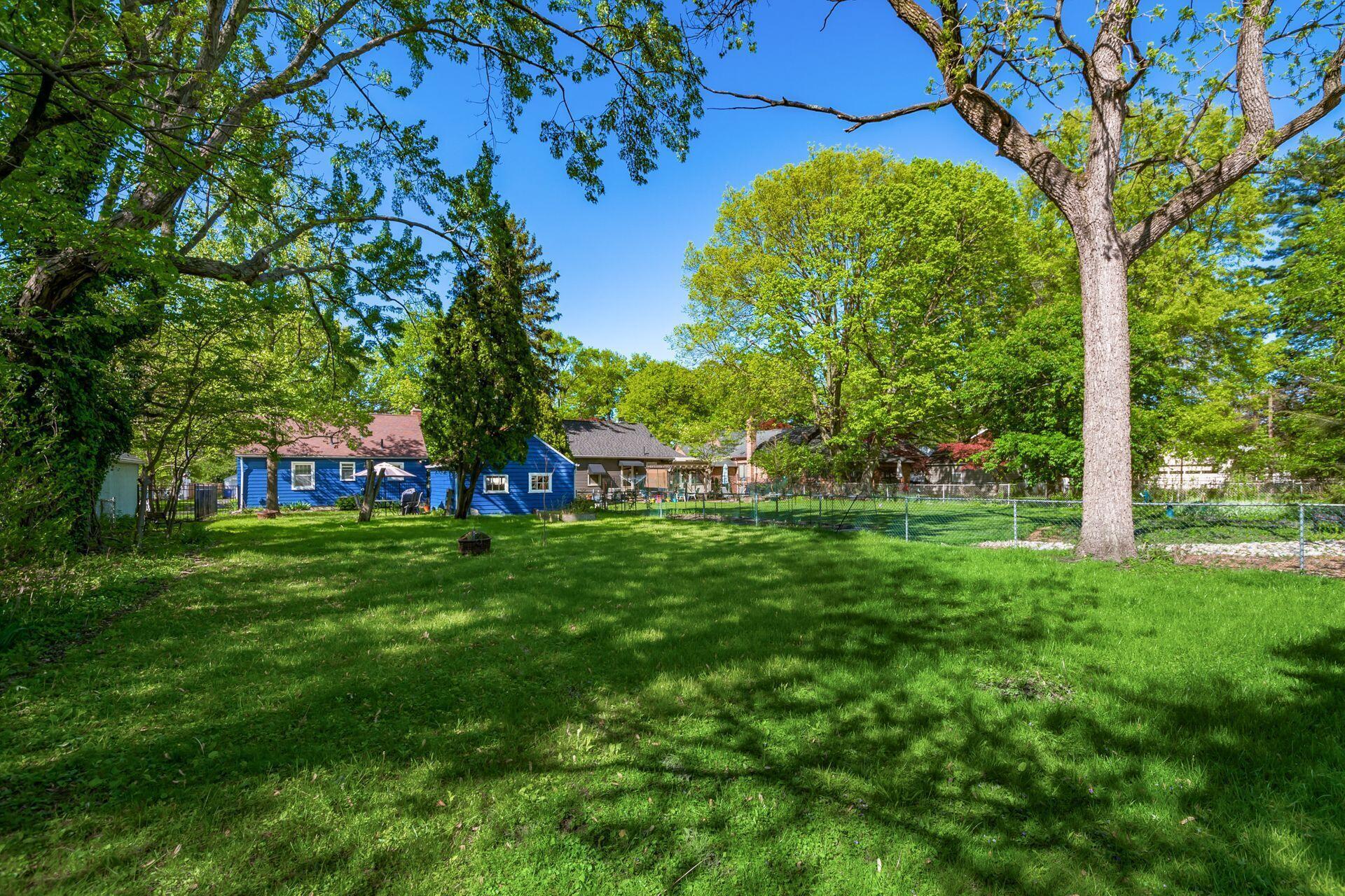 263 E Beaumont Road