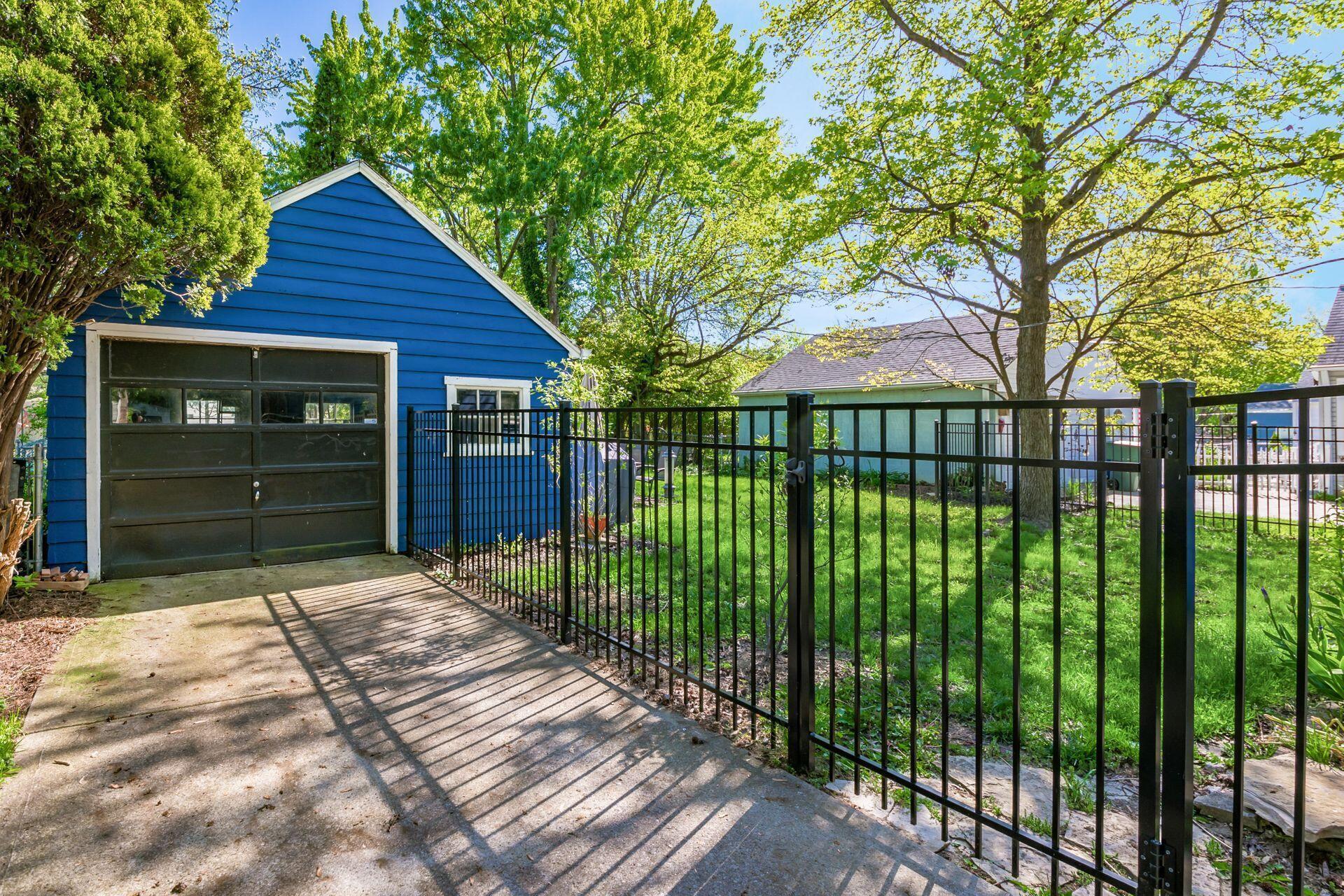 263 E Beaumont Road