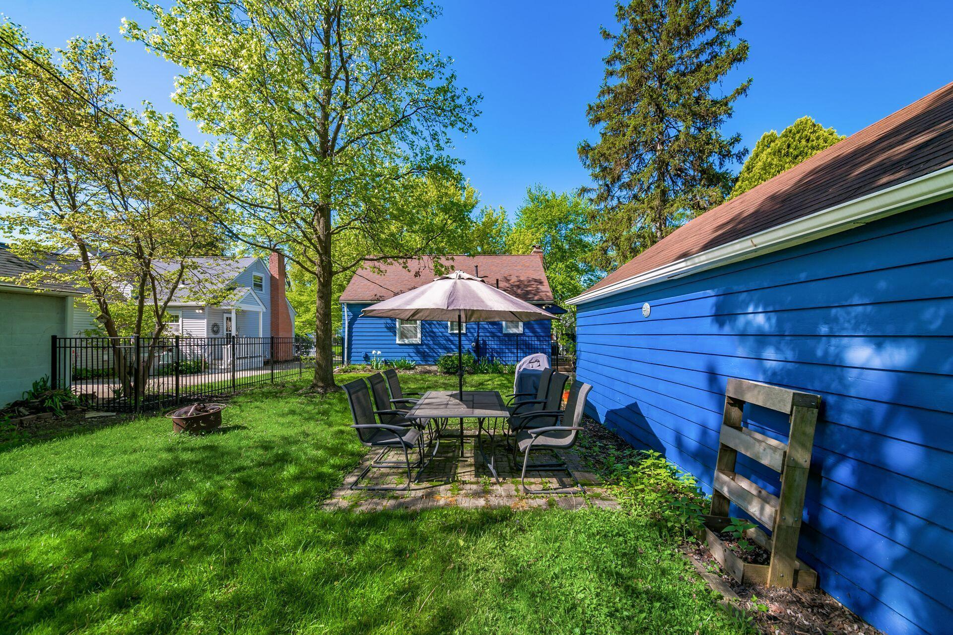 263 E Beaumont Road
