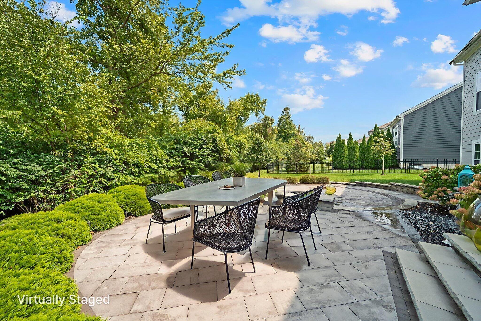 2462 Triple Crown Crossing