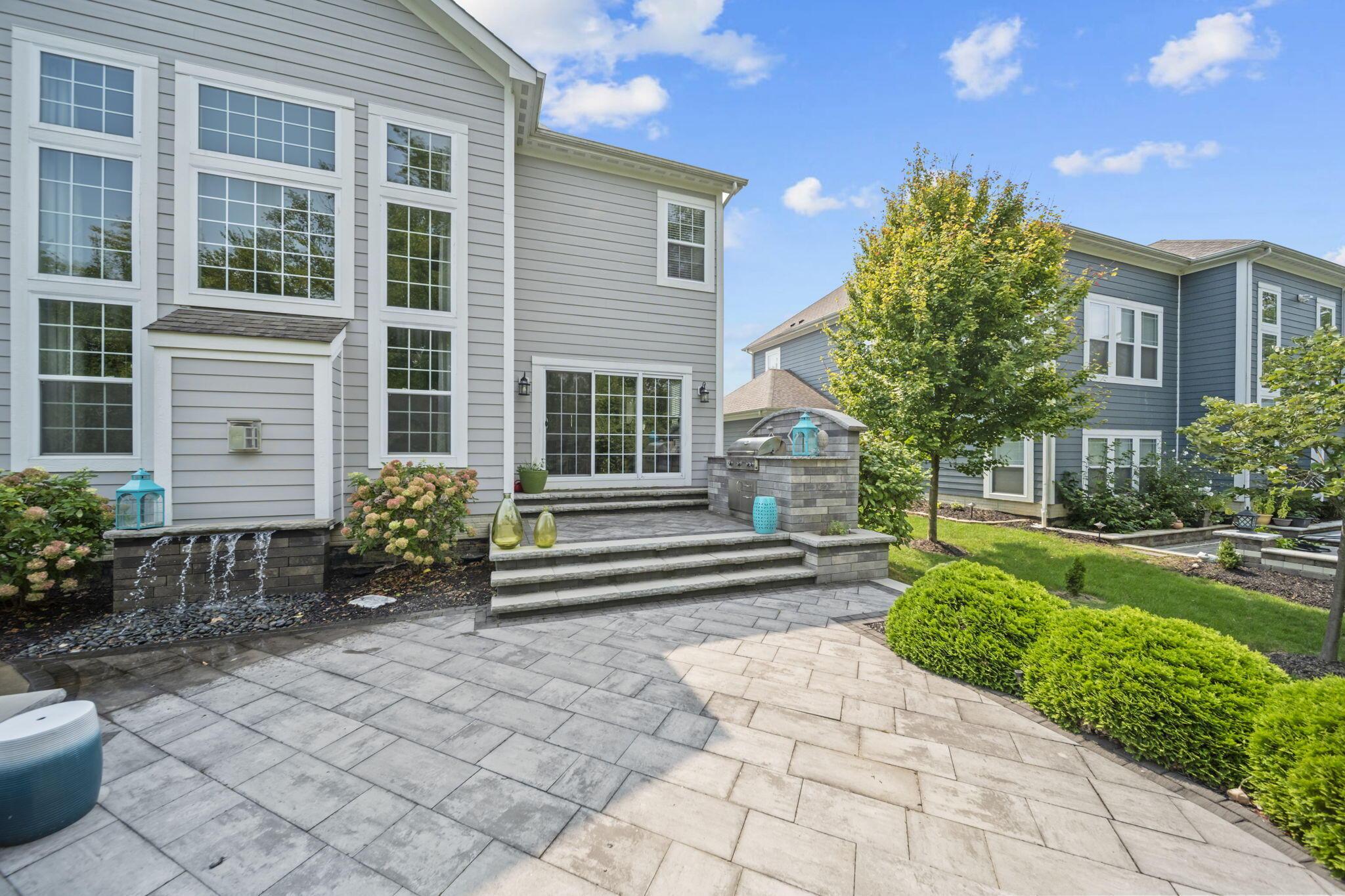 2462 Triple Crown Crossing