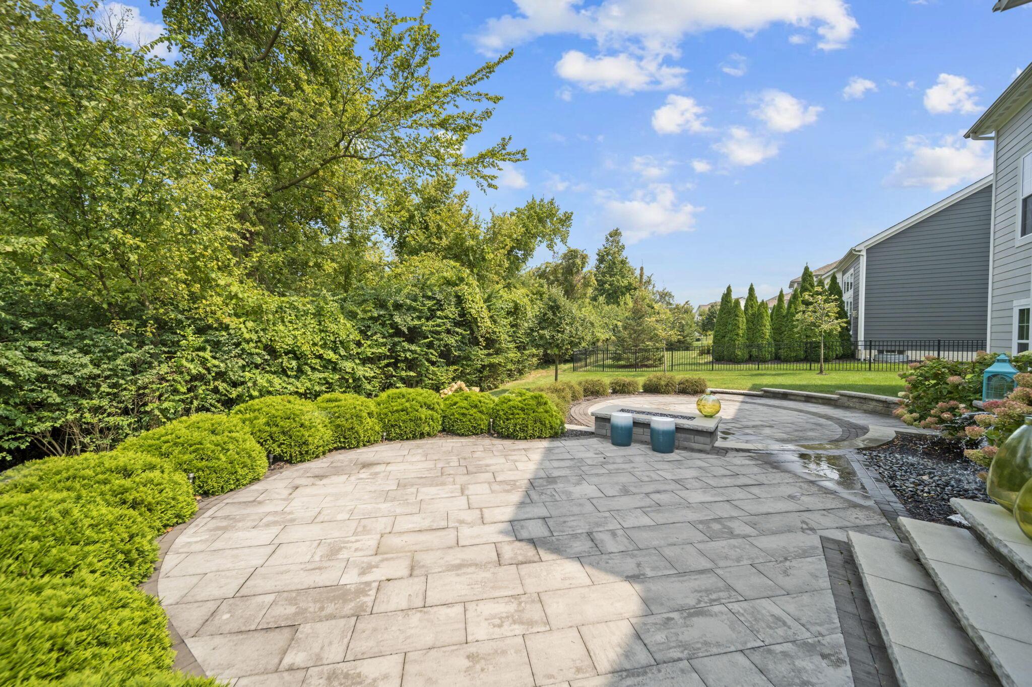 2462 Triple Crown Crossing