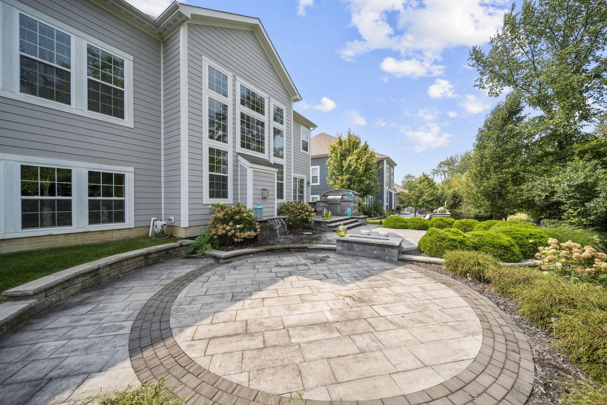 2462 Triple Crown Crossing