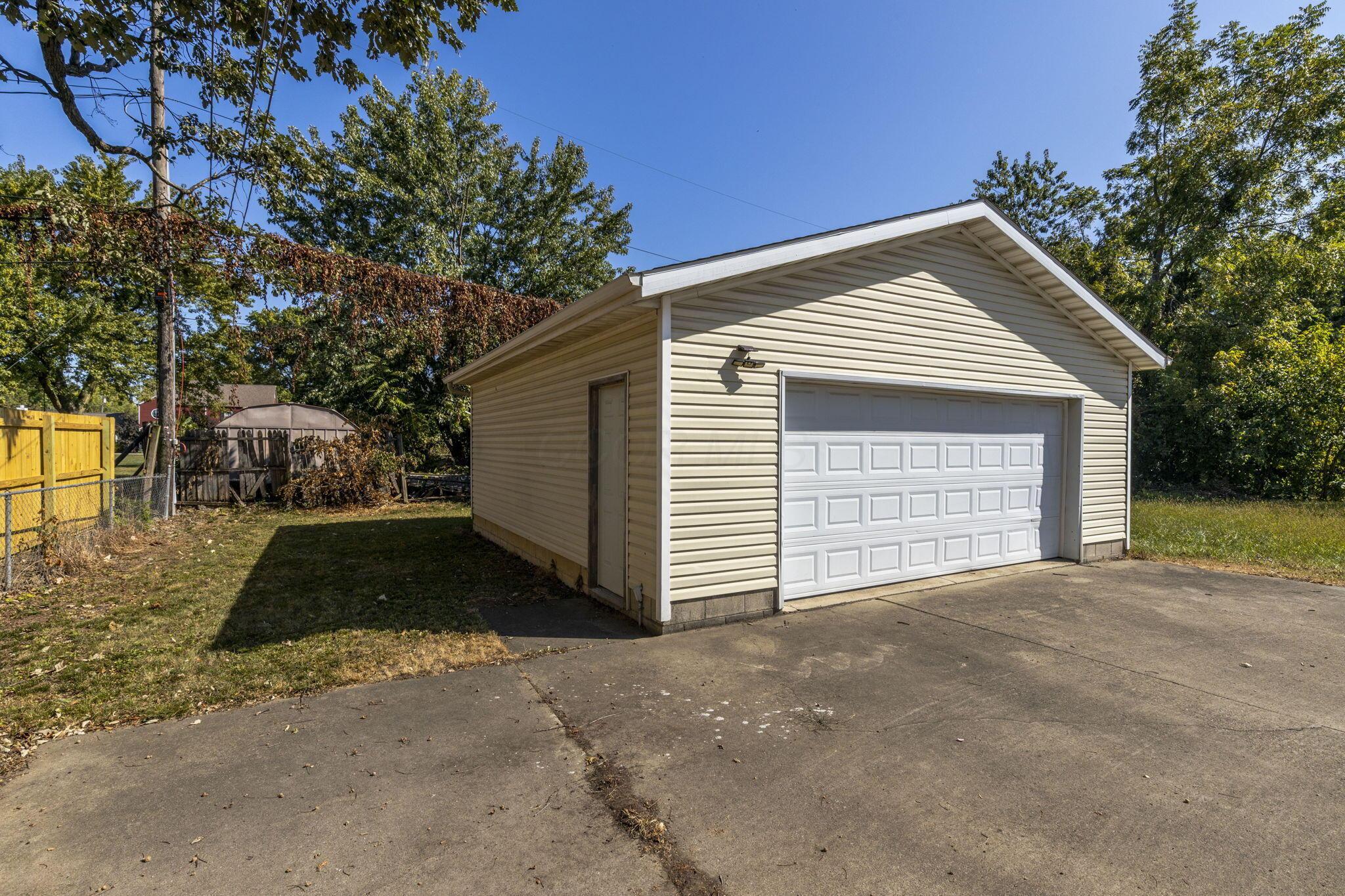1538 Frank Road