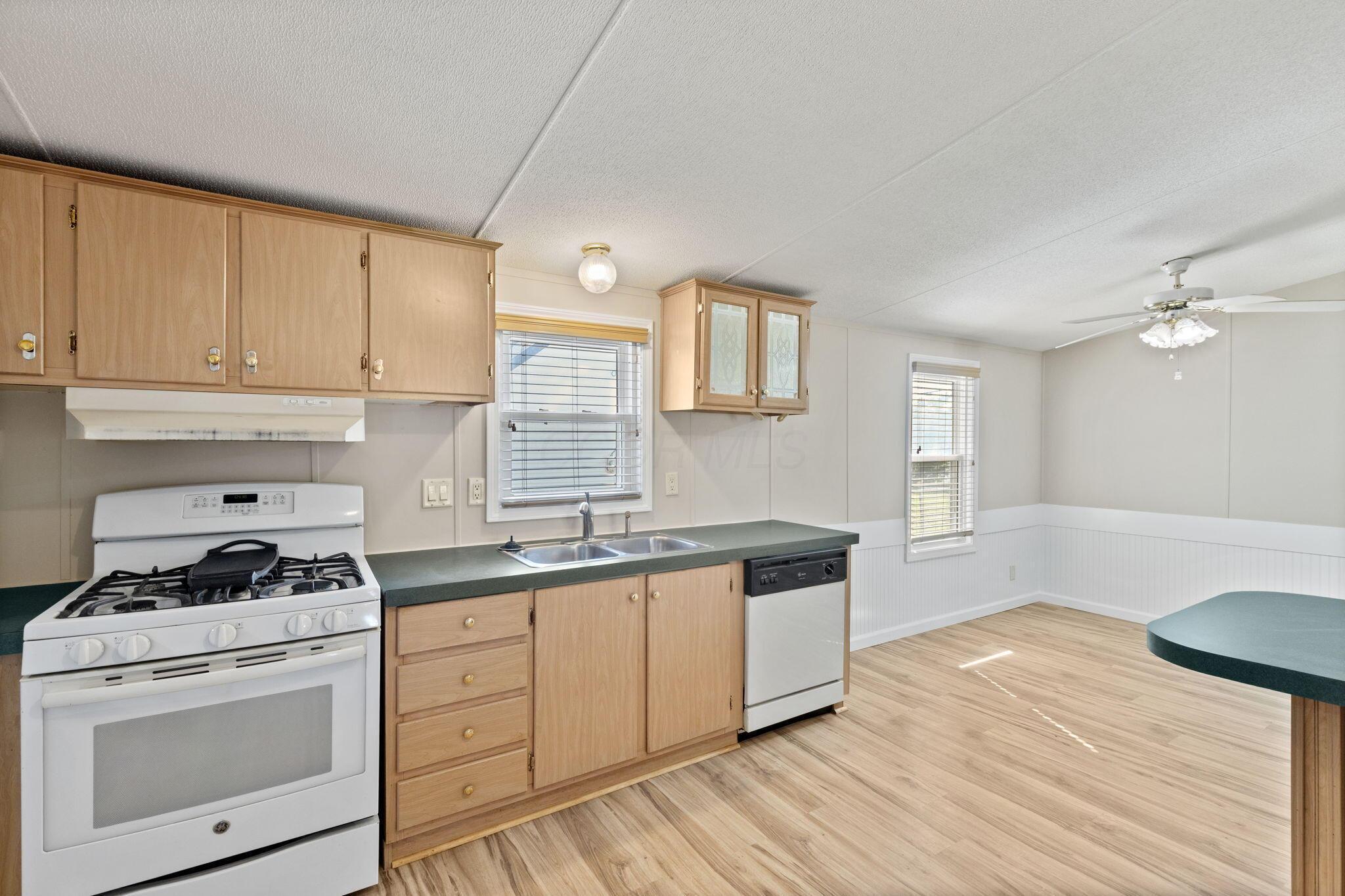 1538 Frank Road