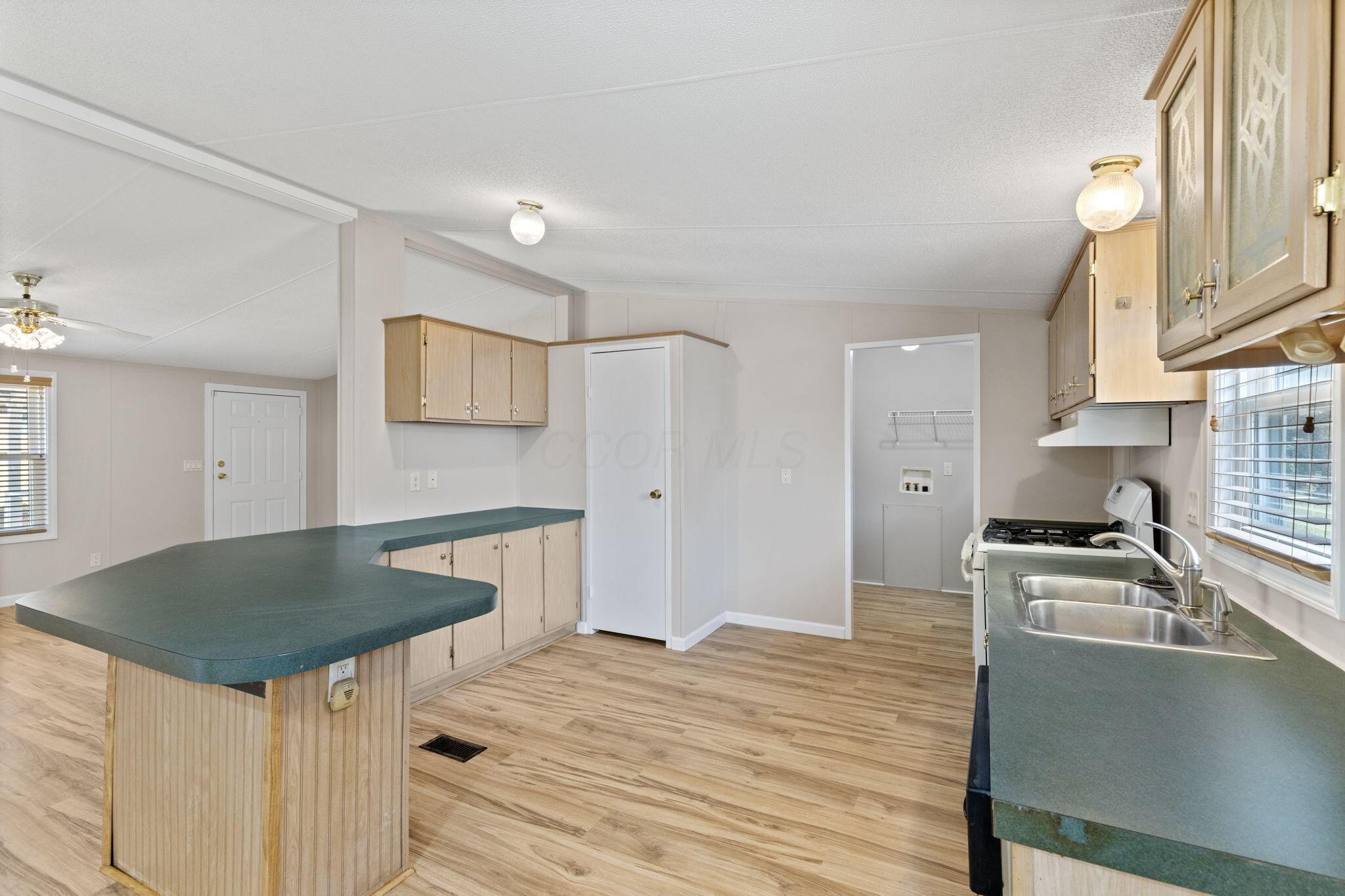 1538 Frank Road