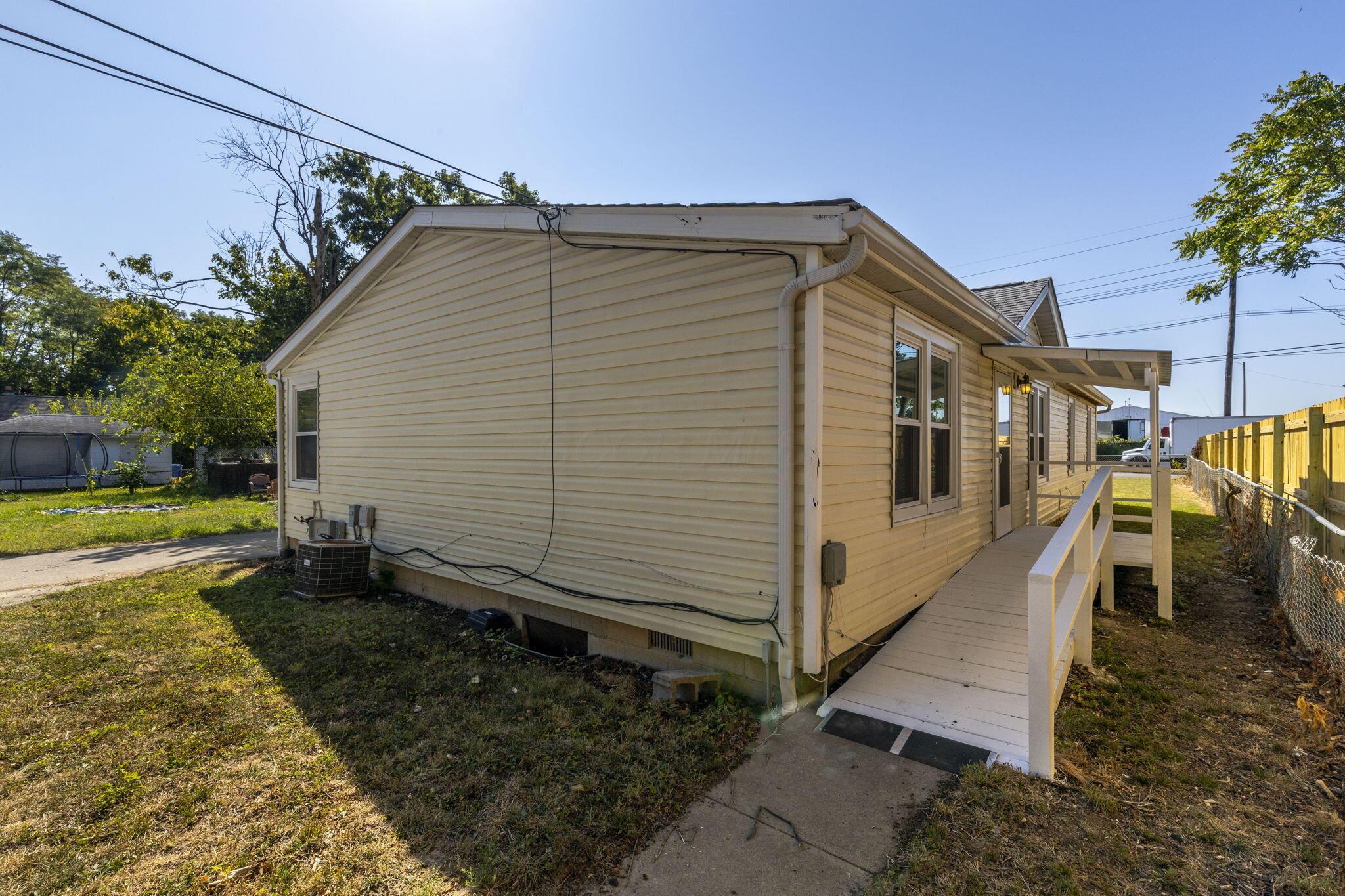 1538 Frank Road