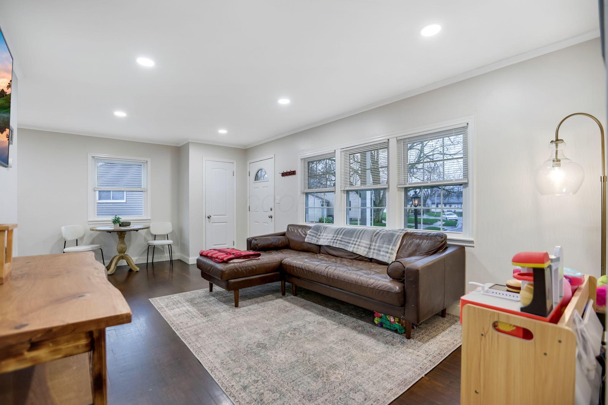 3958 La Rosa Court