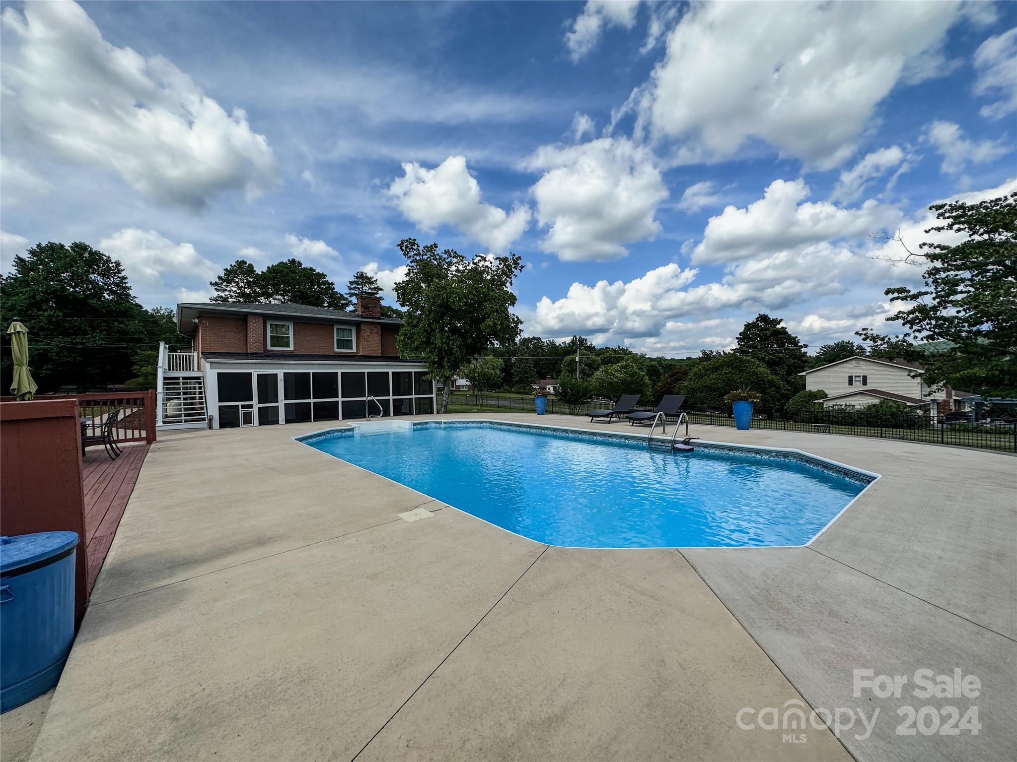 46462 Scenic Drive