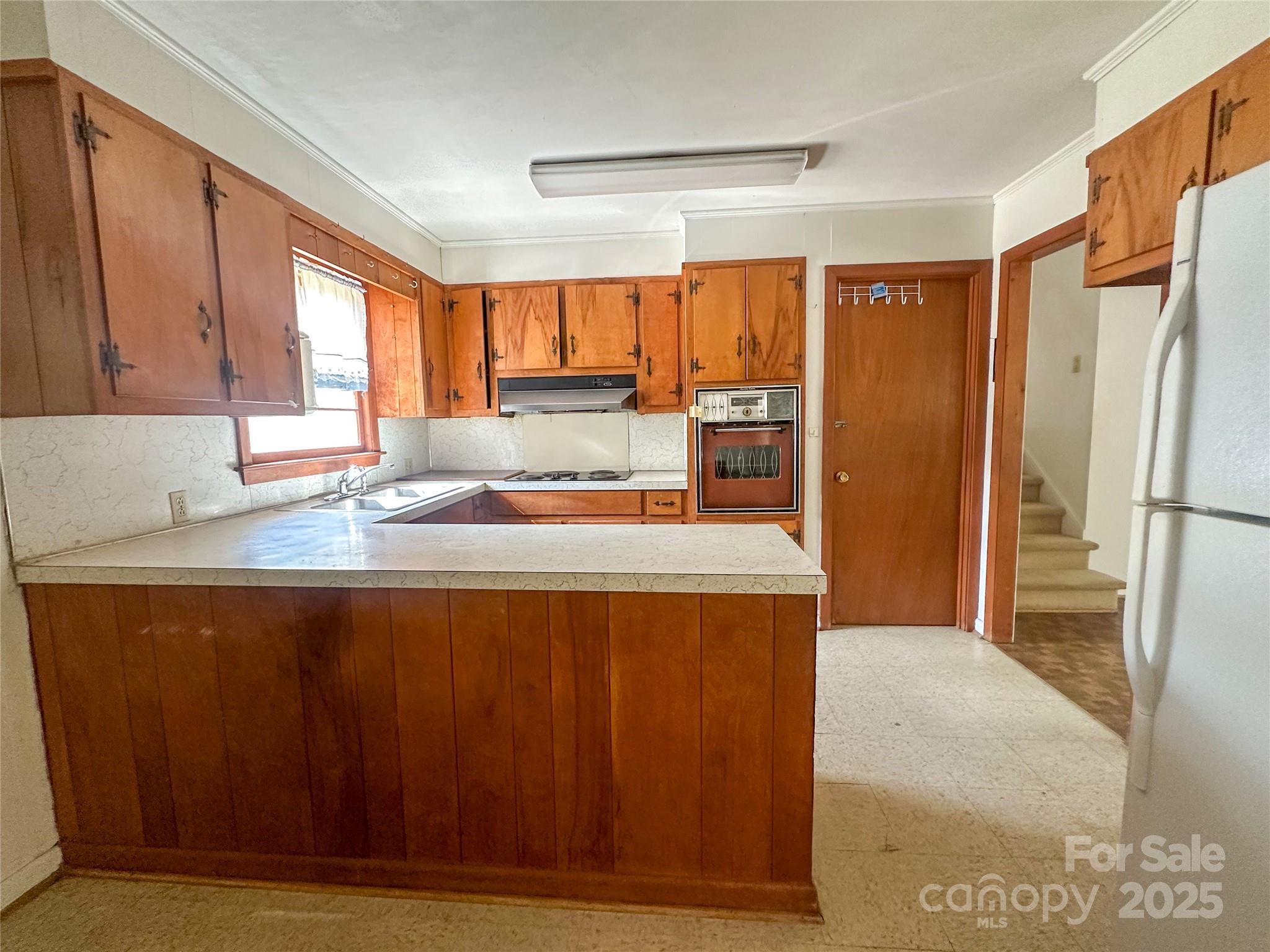 1910 Midwood Drive