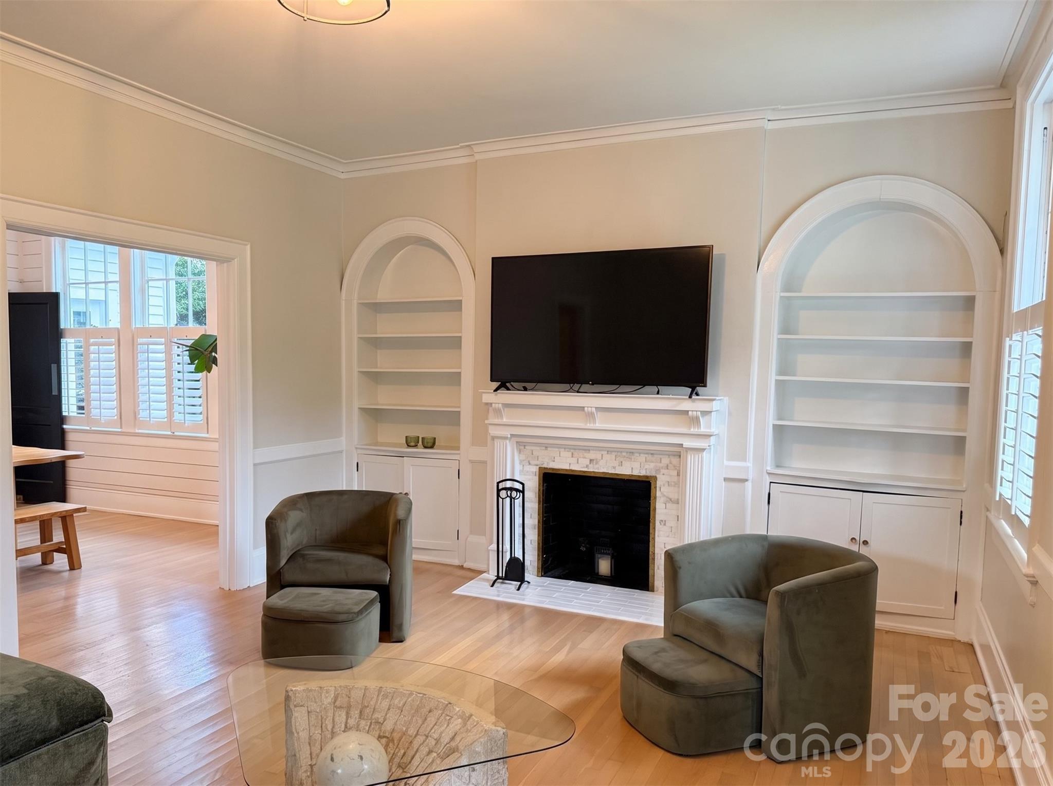 925 E Main Street