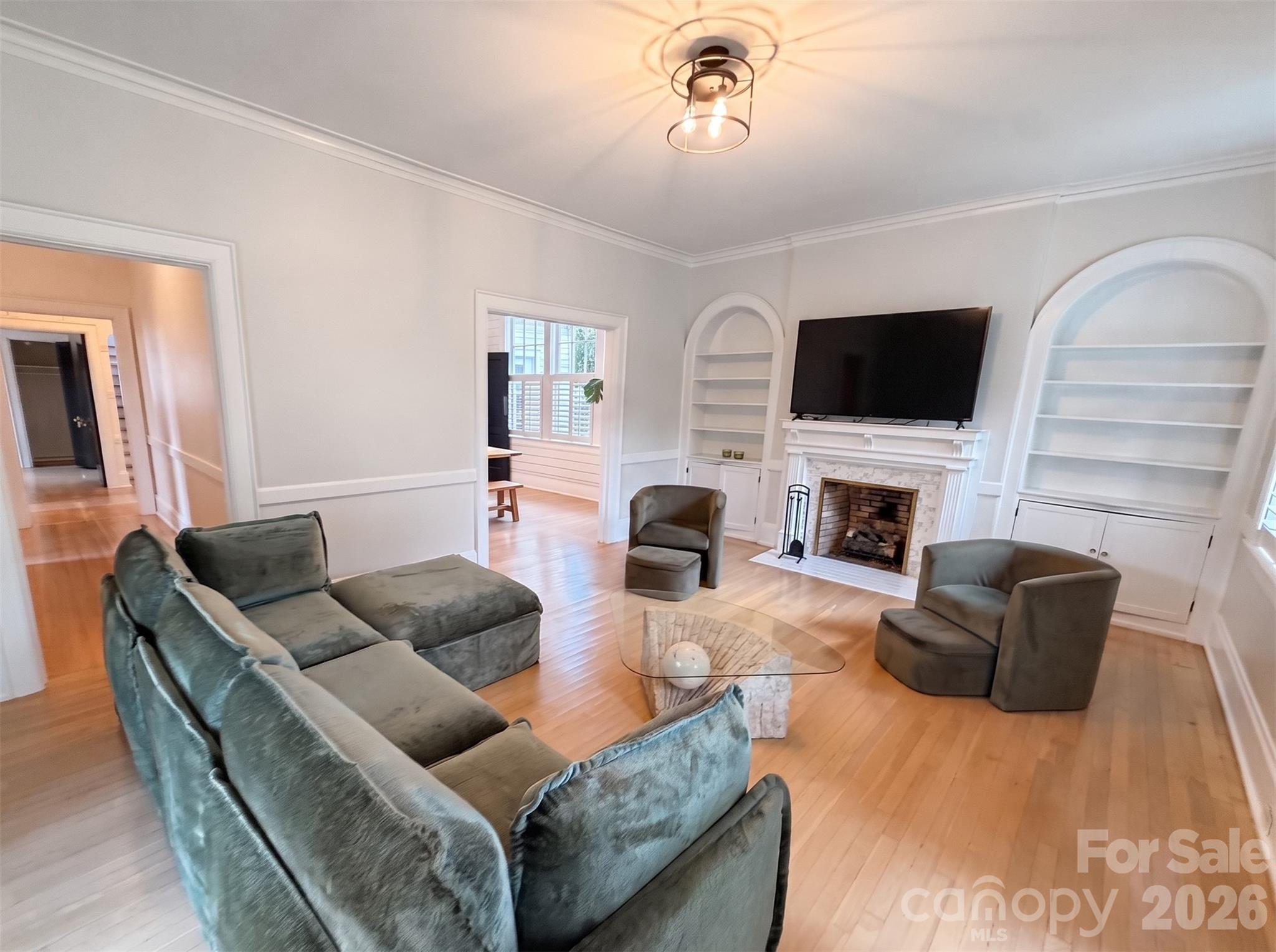 925 E Main Street