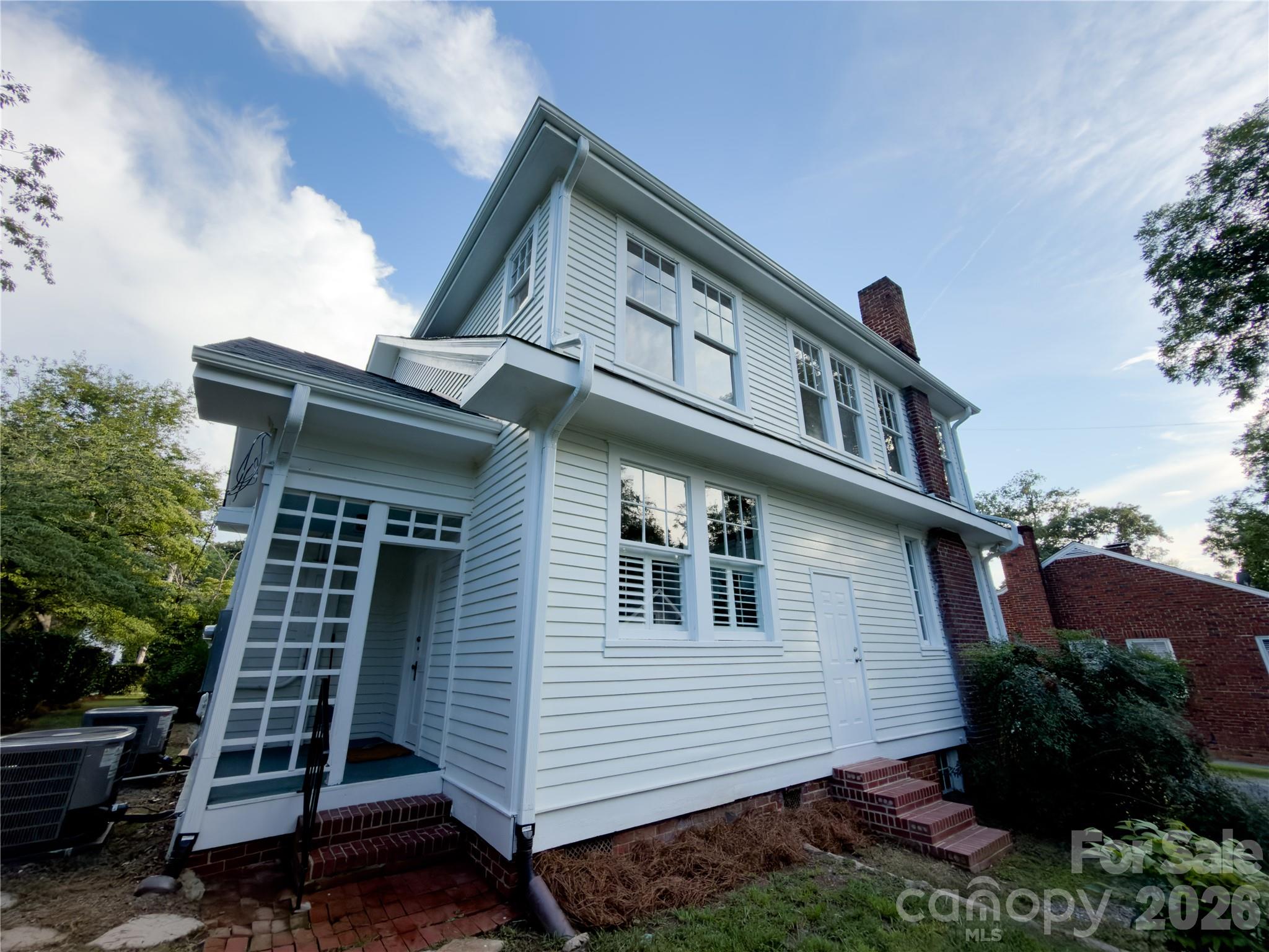 925 E Main Street