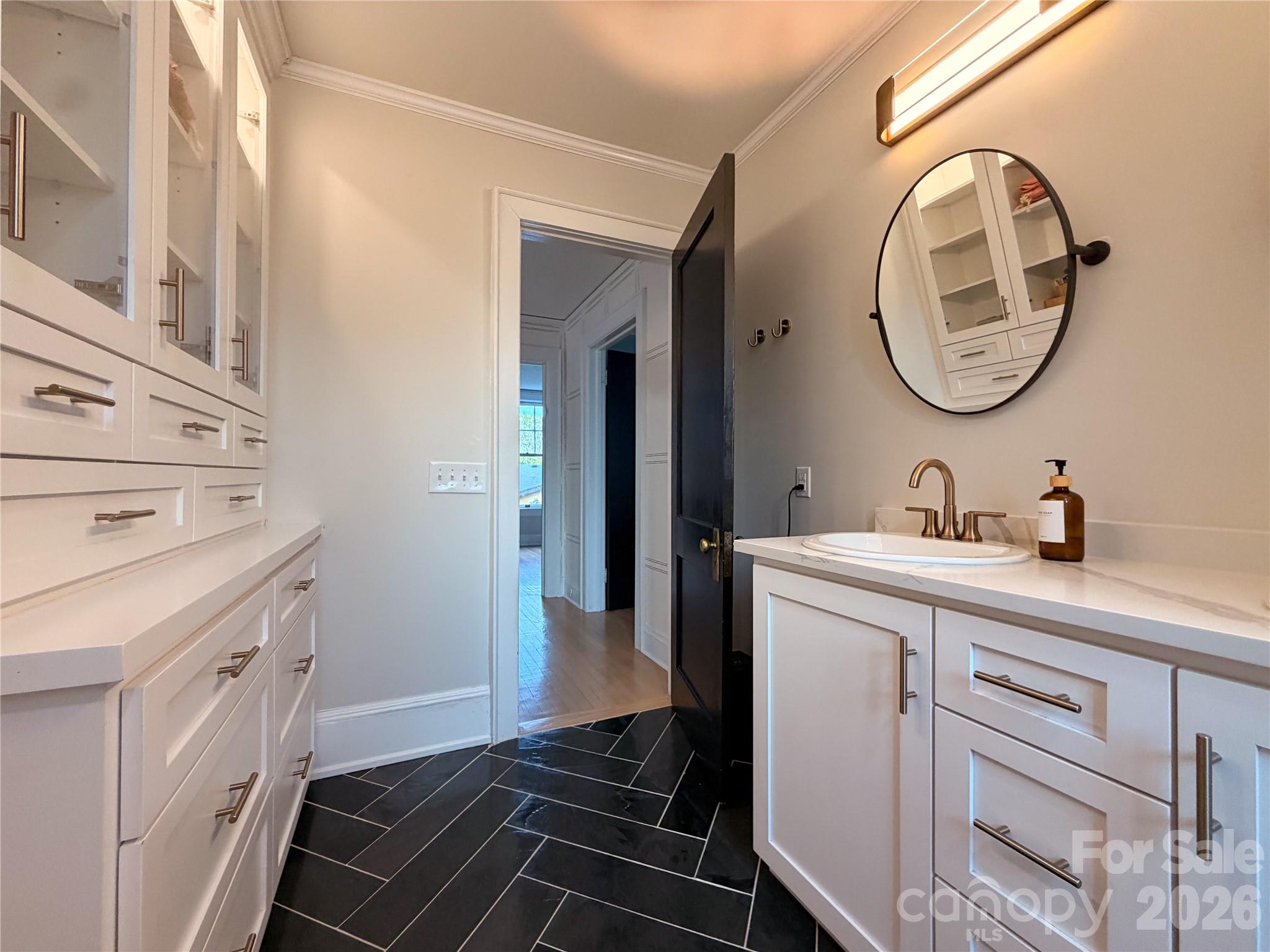 925 E Main Street