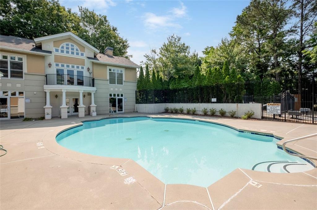 2700 PINE TREE Road NE Unit: 2212