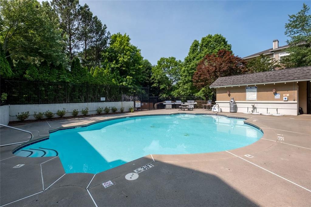 2700 PINE TREE Road NE Unit: 2212