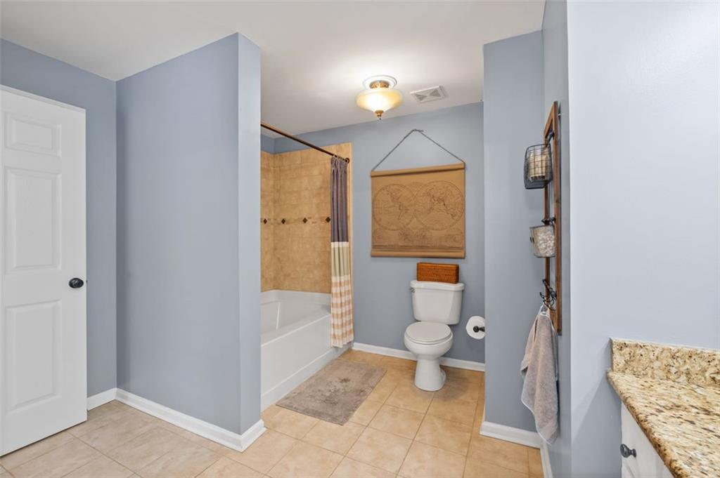 2700 PINE TREE Road NE Unit: 2212