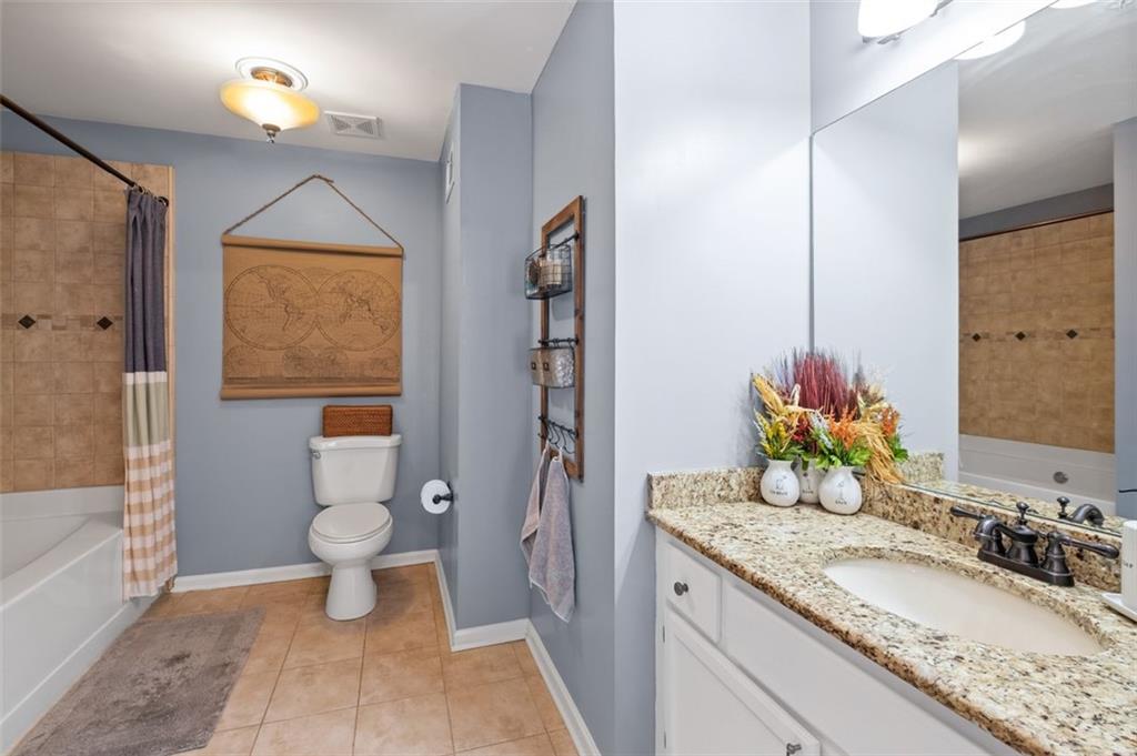 2700 PINE TREE Road NE Unit: 2212