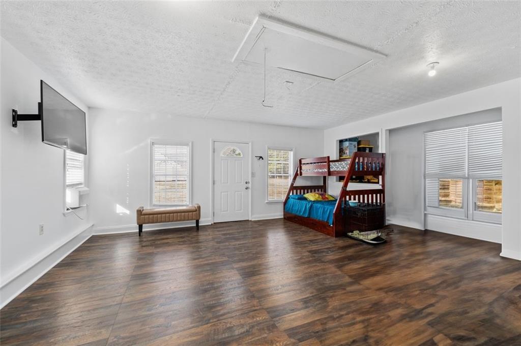 160 HAYWARD BISHOP Way