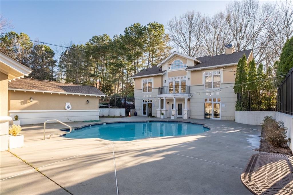 2700 PINE TREE Road NE Unit 1211