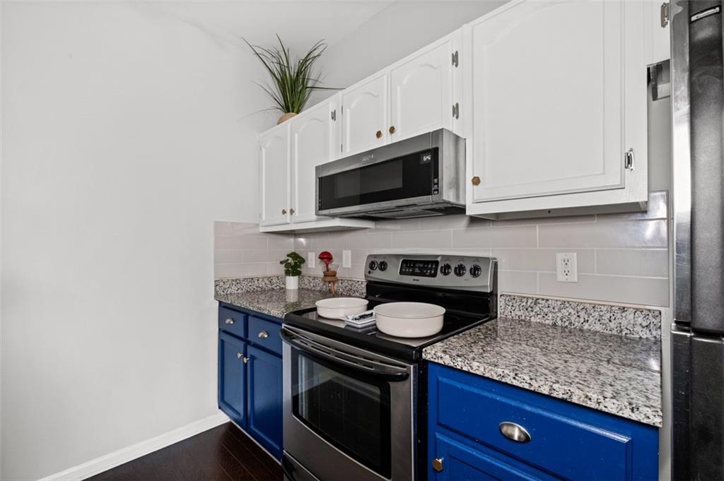 2700 PINE TREE Road NE Unit 1211
