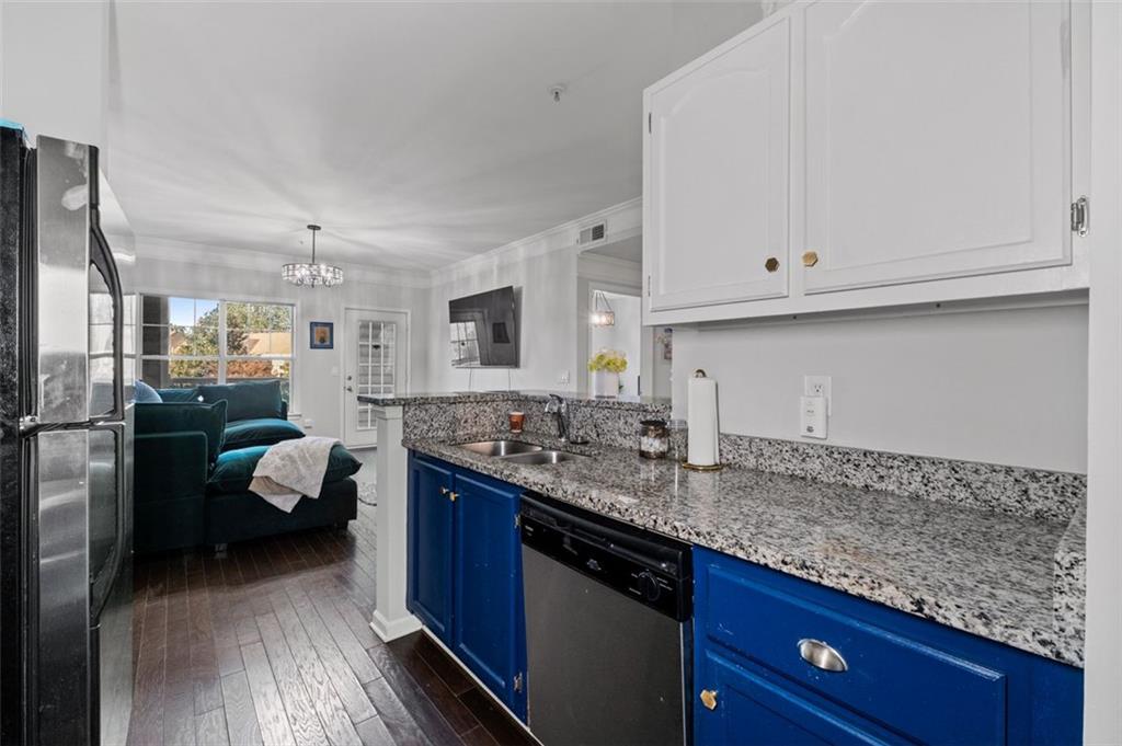 2700 PINE TREE Road NE Unit 1211