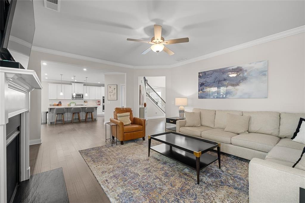 3087 MOUNTAIN SHADOW Way