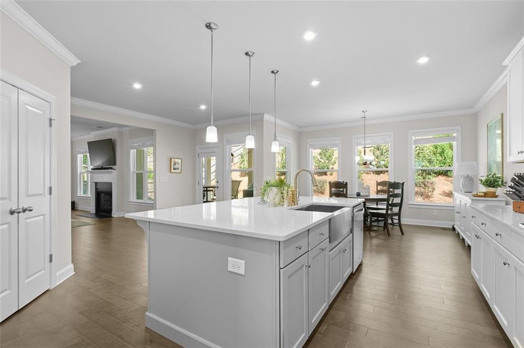 3087 MOUNTAIN SHADOW Way