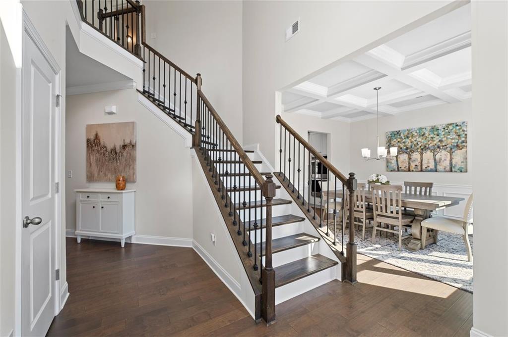 3087 MOUNTAIN SHADOW Way