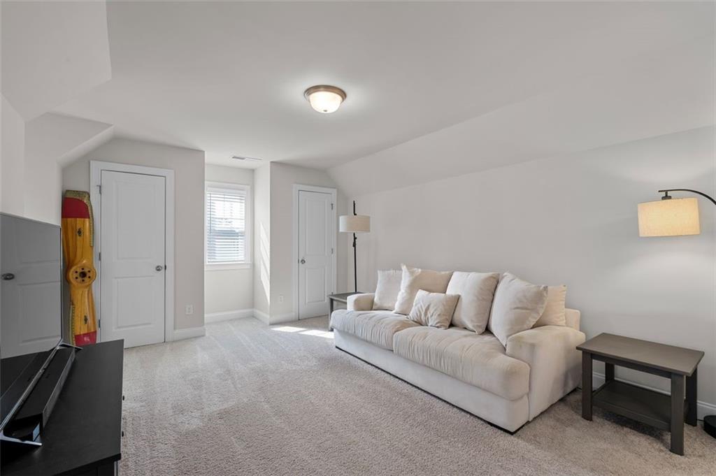 3087 MOUNTAIN SHADOW Way