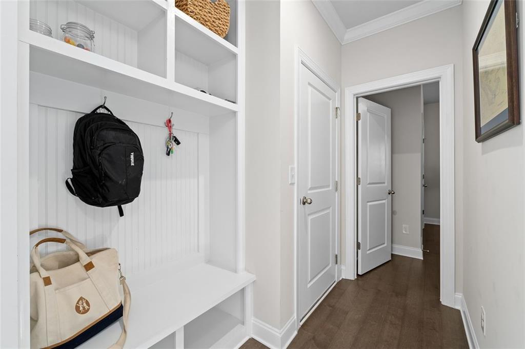 3087 MOUNTAIN SHADOW Way