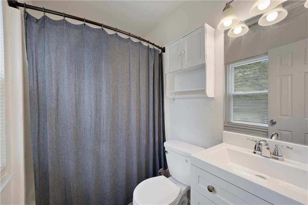 2896 LAKEMONT Drive SW