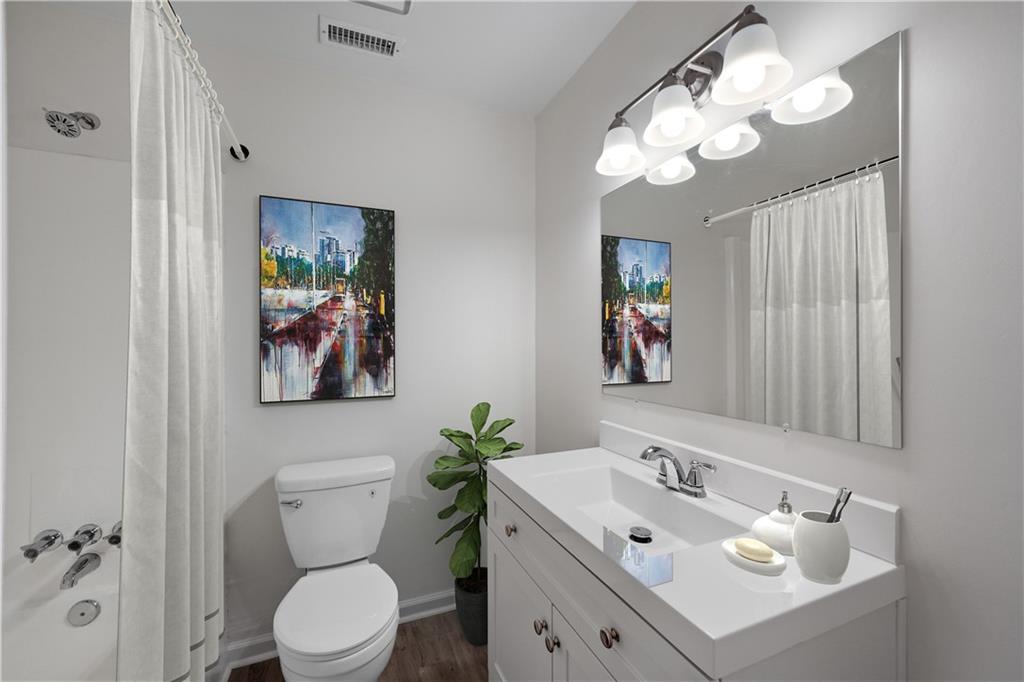 2896 LAKEMONT Drive SW