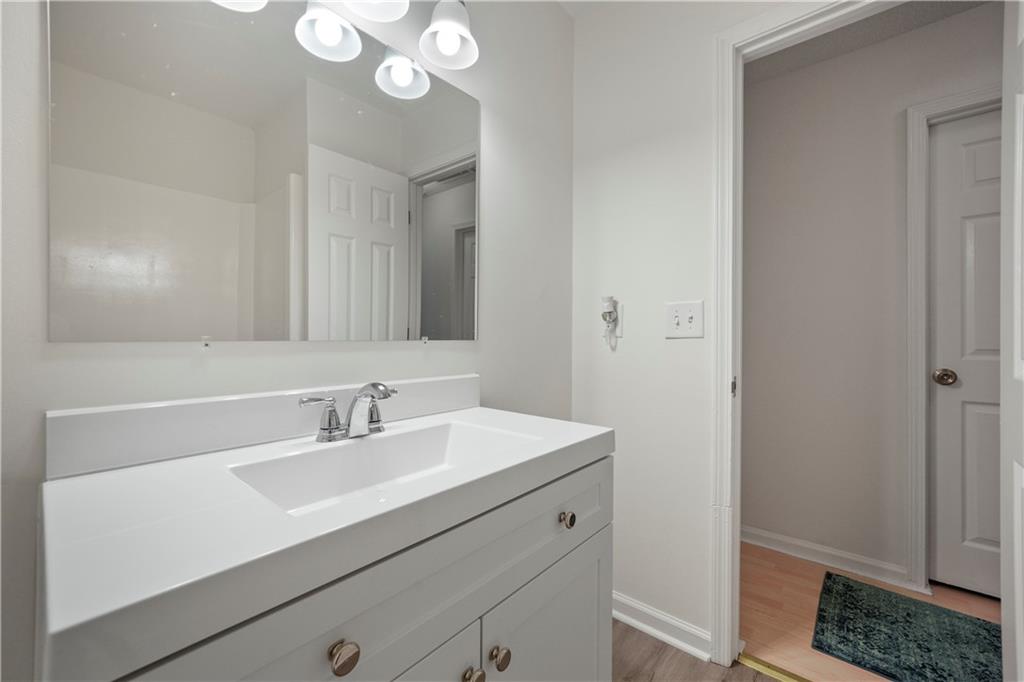 2896 LAKEMONT Drive SW