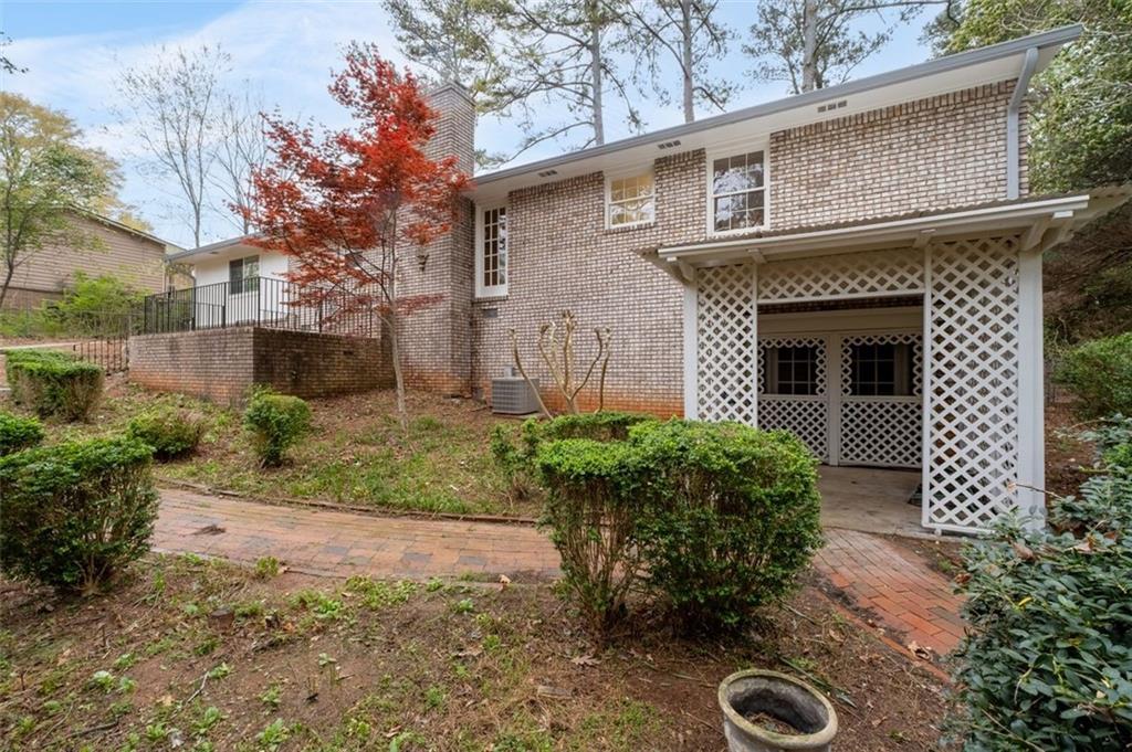 2000 HILL Road