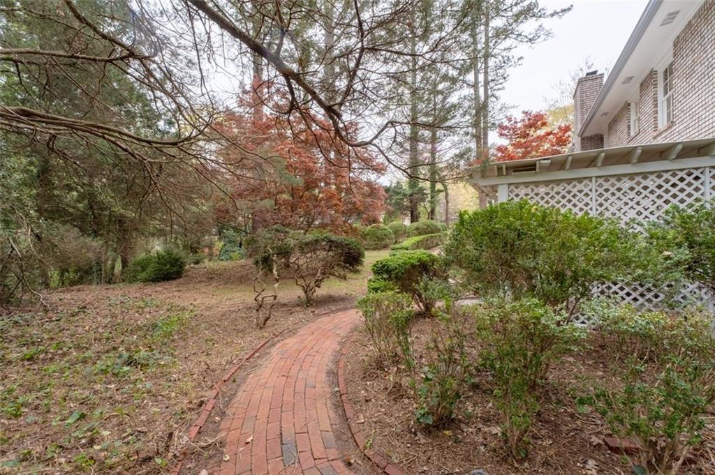 2000 HILL Road