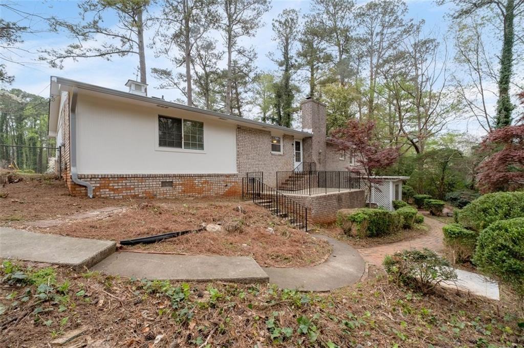 2000 HILL Road